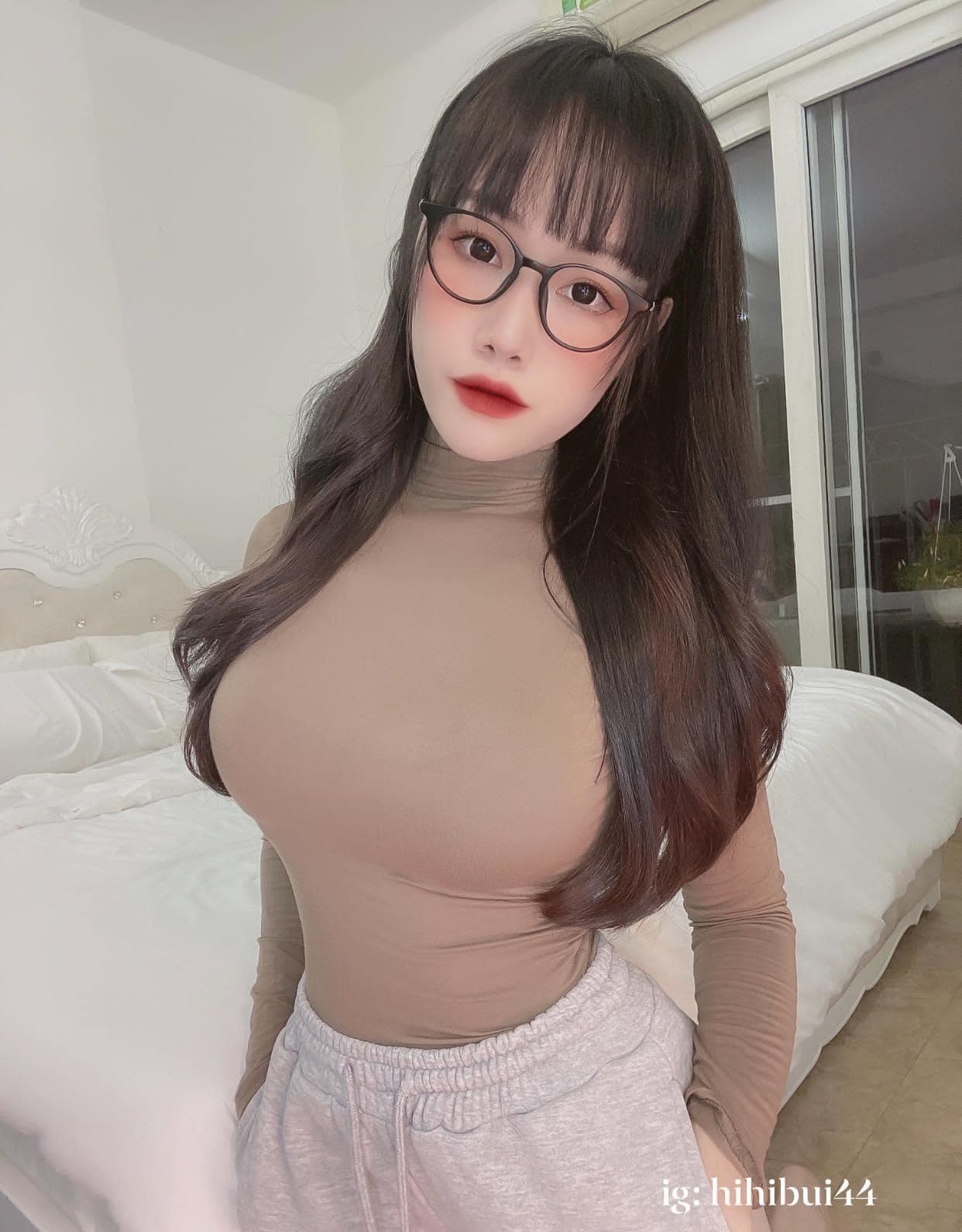 Facebook gái xinh Thanh Hằng ngực đẹp