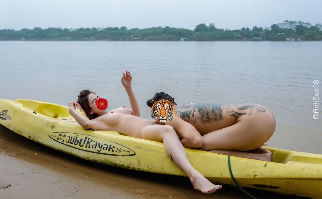 Ảnh sex cặp đôi Việt Nam bú lồn ở bờ sông