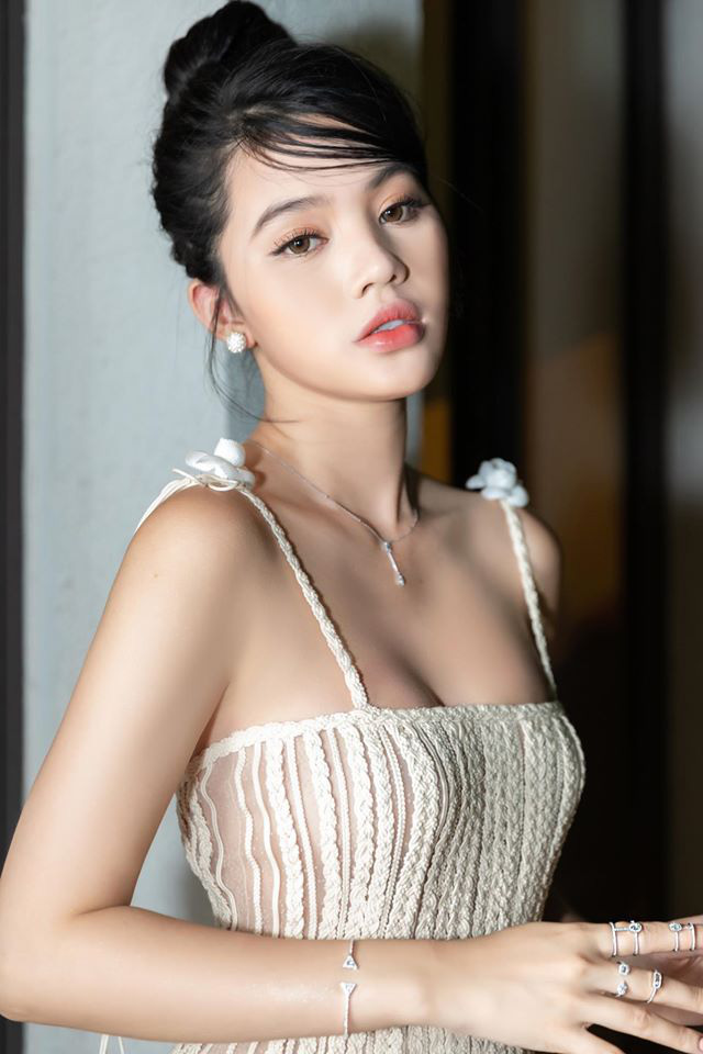 Jolie Nguyễn cô hoa hậu và cái giá 30.000USD