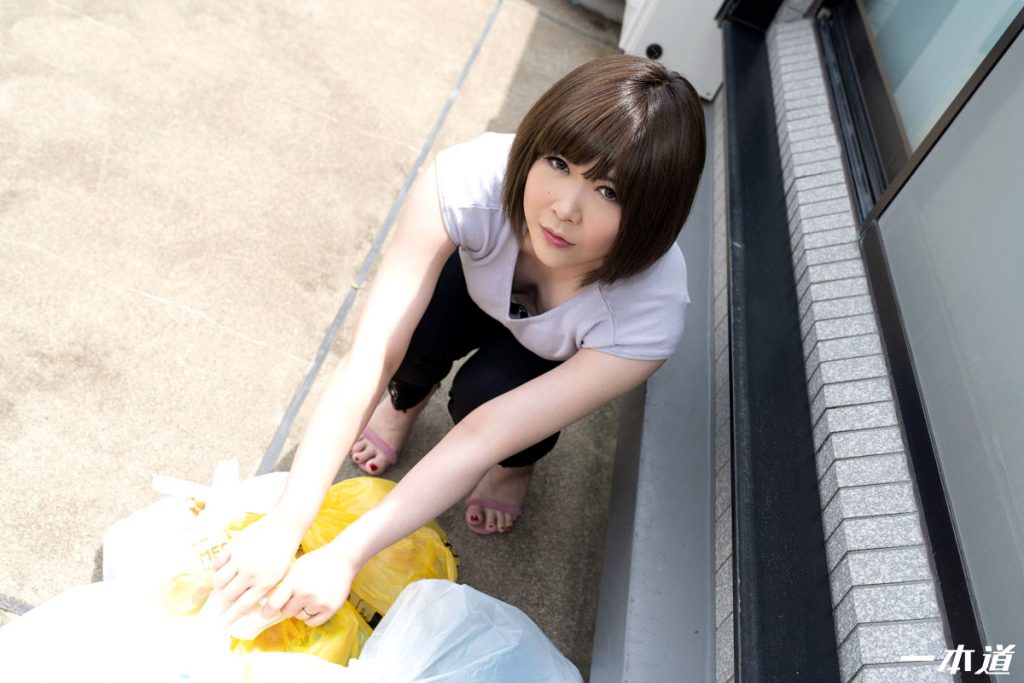 Chơi em hàng xóm đi vứt rác buổi sáng Nami Umisaki