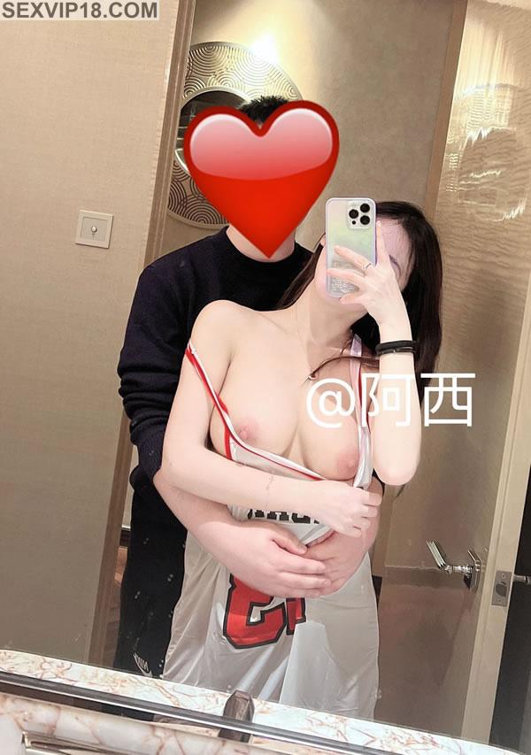 Ảnh sex hot girl Trung Quốc khoe vú to lồn hồng