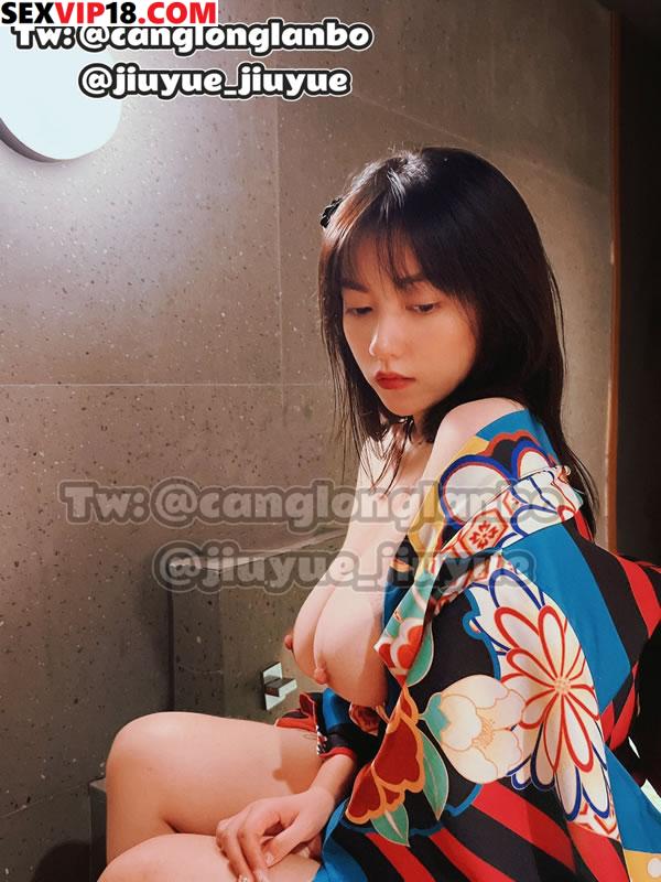Ảnh sex hot girl Trung Quốc Jiuyue khoe vú to public